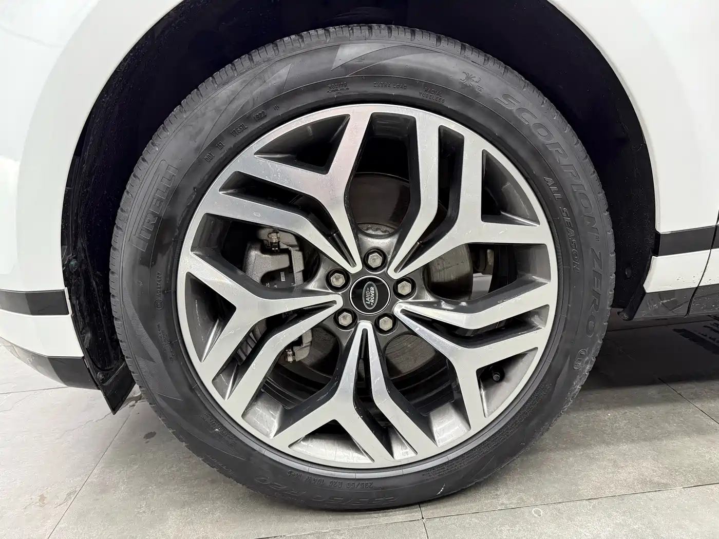 Land Rover Range Rover Evoque 2021 Range Rover Evoque L 249PS R-Dynamic S Performance Edition фото 16