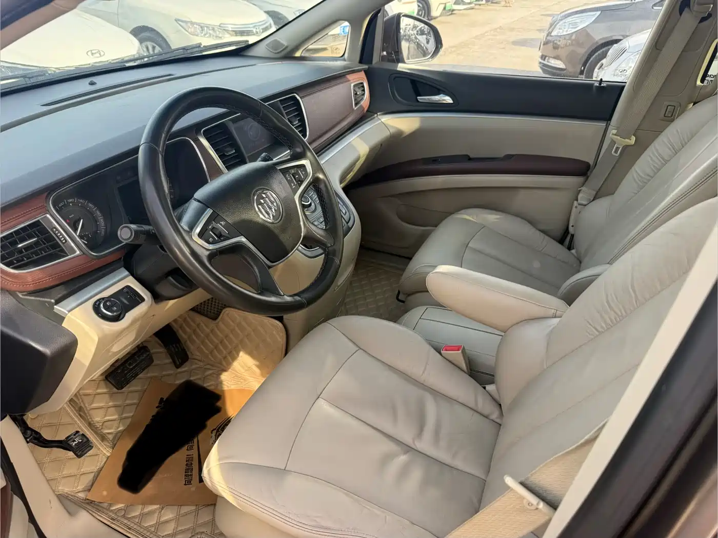 Buick GL8 2014 2.4L LT Luxury Business Executive фото 9