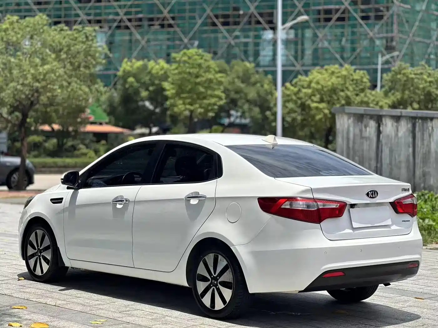 Kia K2 2012 Sedan 1.6L AT Premium Commemorative Edition фото 7