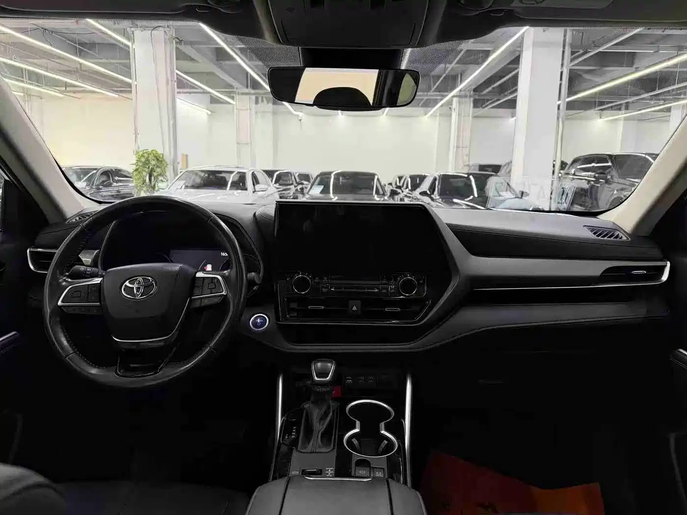 Toyota Highlander 2022 Model Dual Engine 2.5L 4WD Premium Edition 7-Seater фото 5