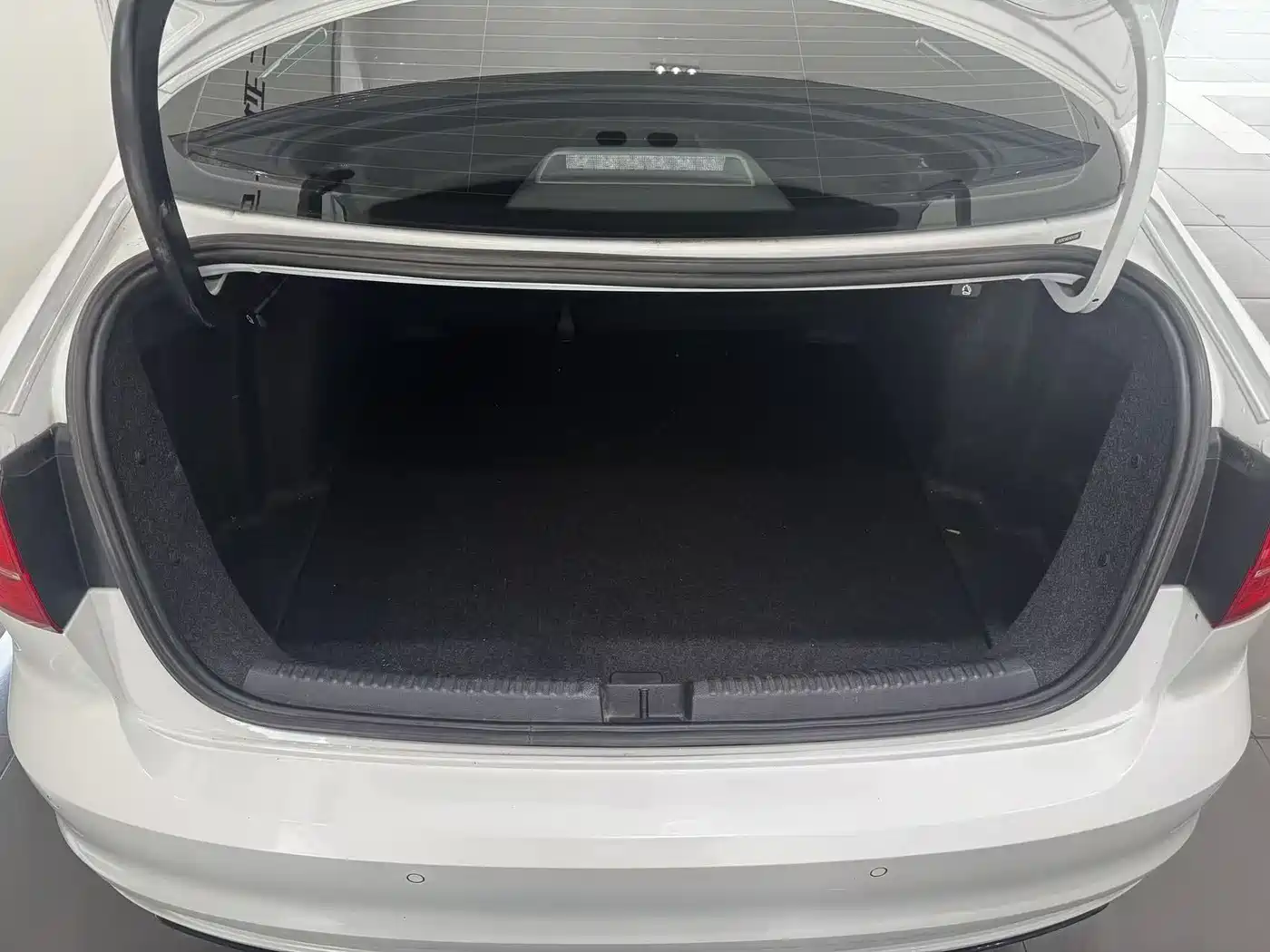 Volkswagen Sagitar 2018 280TSI DSG Spark Edition фото 11