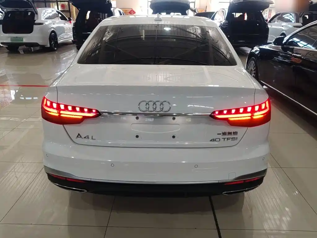 Audi A4L 2025 2025 2 Million Celebration Edition 40 TFSI Fashion Dynamic