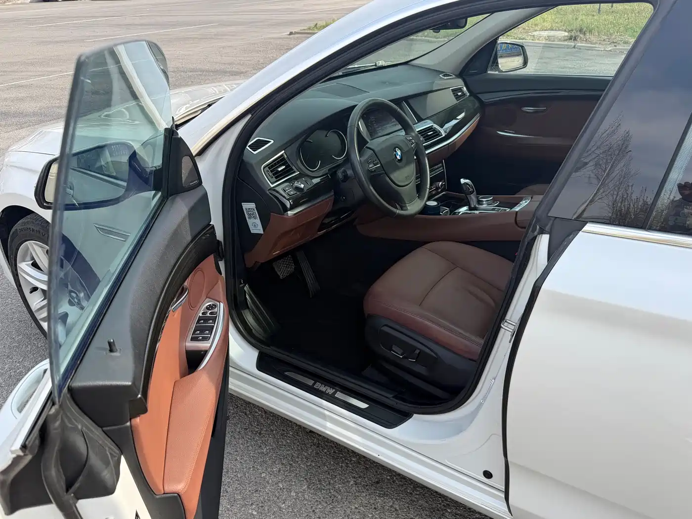 BMW 5 Series GT 2017 528i Leading Model фото 9