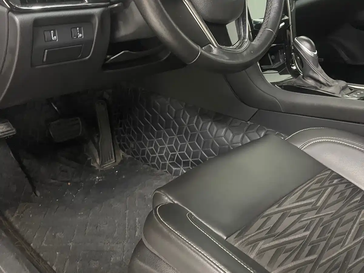 Cadillac ATS-L 2017 28T Technology фото 8