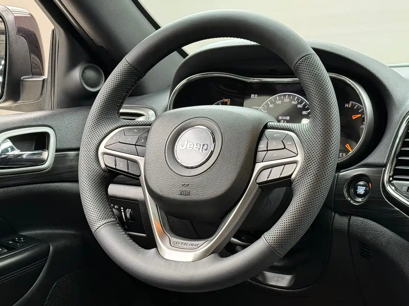 Jeep Grand Cherokee (Import) 2020 2020 3.0L Professional Navigation Edition