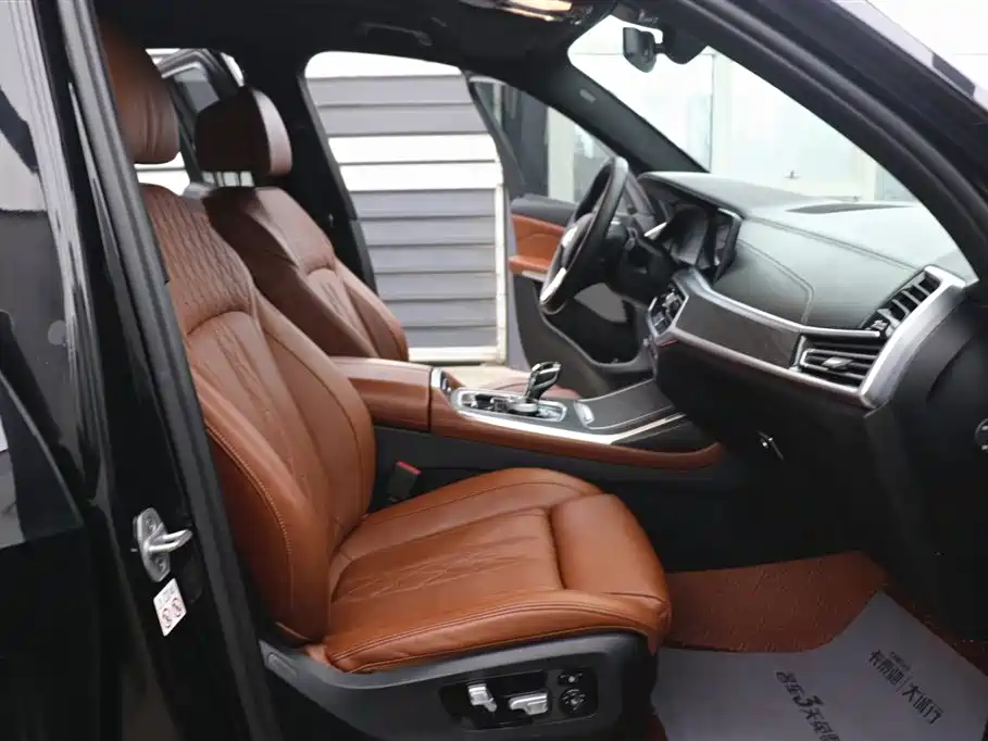 BMW X7 2021 xDrive40i Premium Luxury Package фото 25