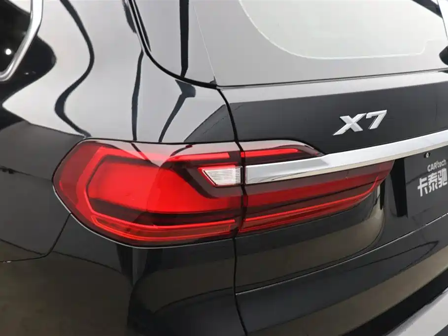 BMW X7 2021 xDrive40i Premium Luxury Package фото 32