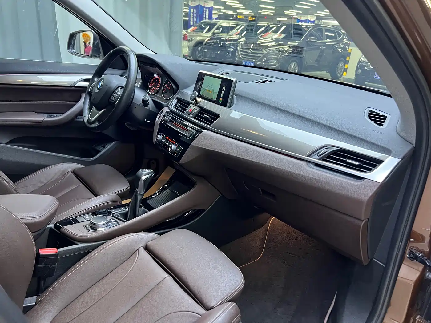 BMW X1 2016 xDrive20Li Luxury Model фото 12