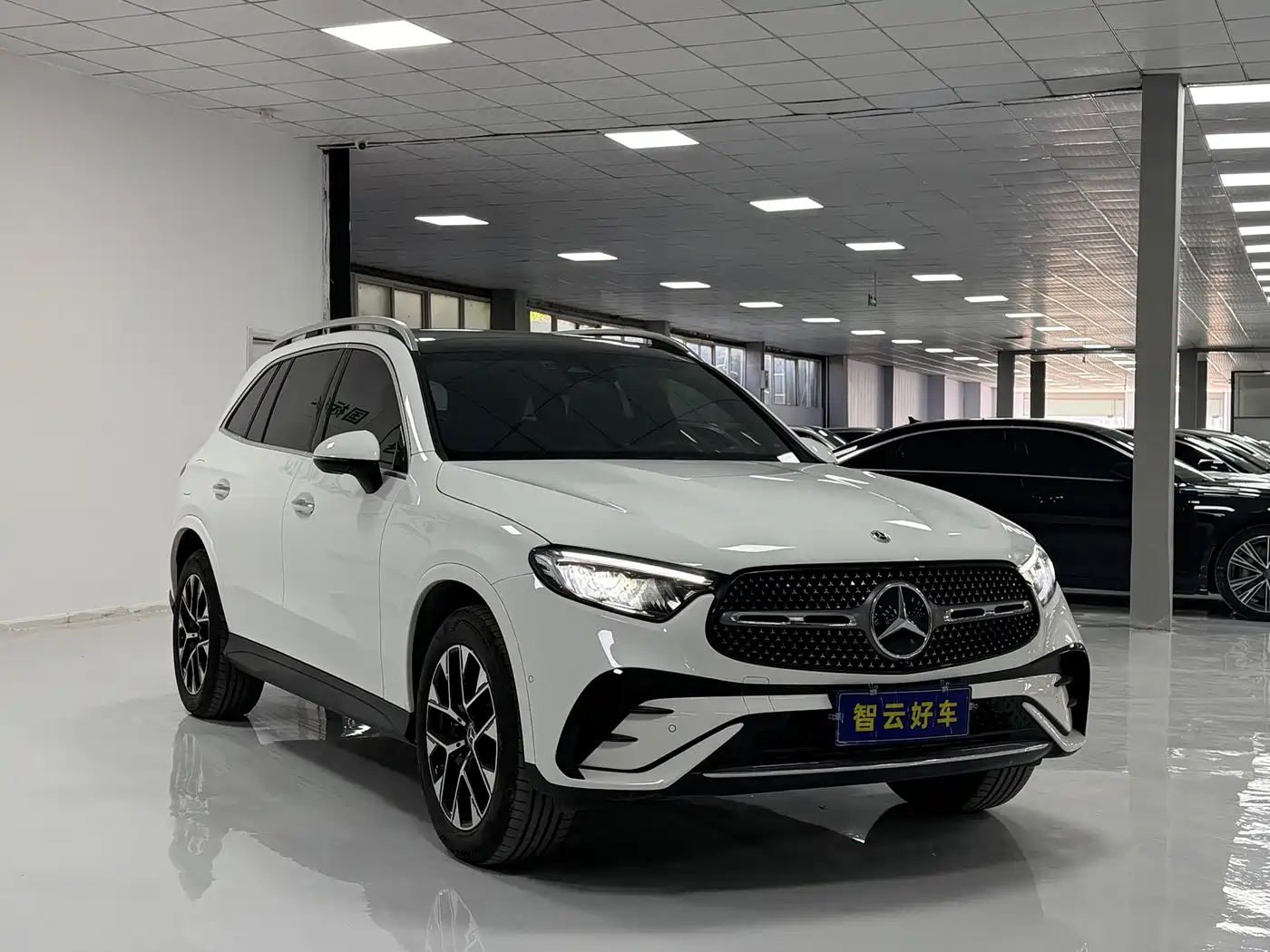 Mercedes-Benz GLC 2024 GLC 260 L 4MATIC Luxury 5-seater фото 3