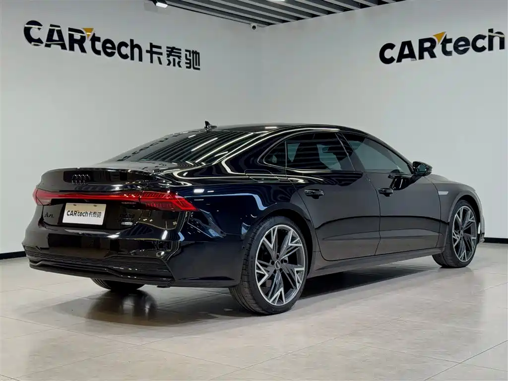 Audi A7L 2023 45 TFSI quattro S-line Black Warrior Edition фото 4