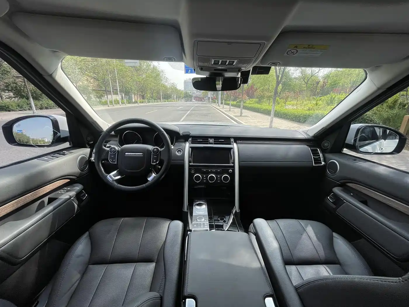Land Rover Discovery 2017 3.0 SC V6 HSE фото 12