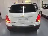 Photo 6 - Chevrolet Trax