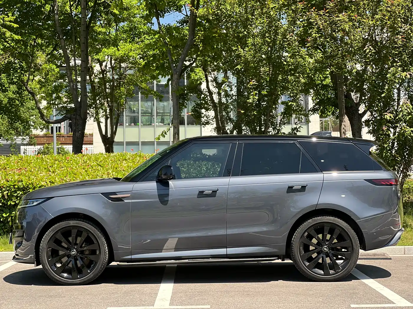 Land Rover Range Rover Sport 2023 400PS Launch Edition фото 7