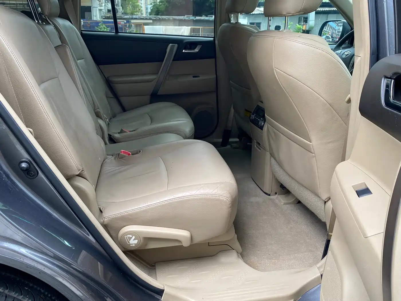 Toyota Highlander 2009 2.7L 2WD 7-seater Luxury Edition фото 9