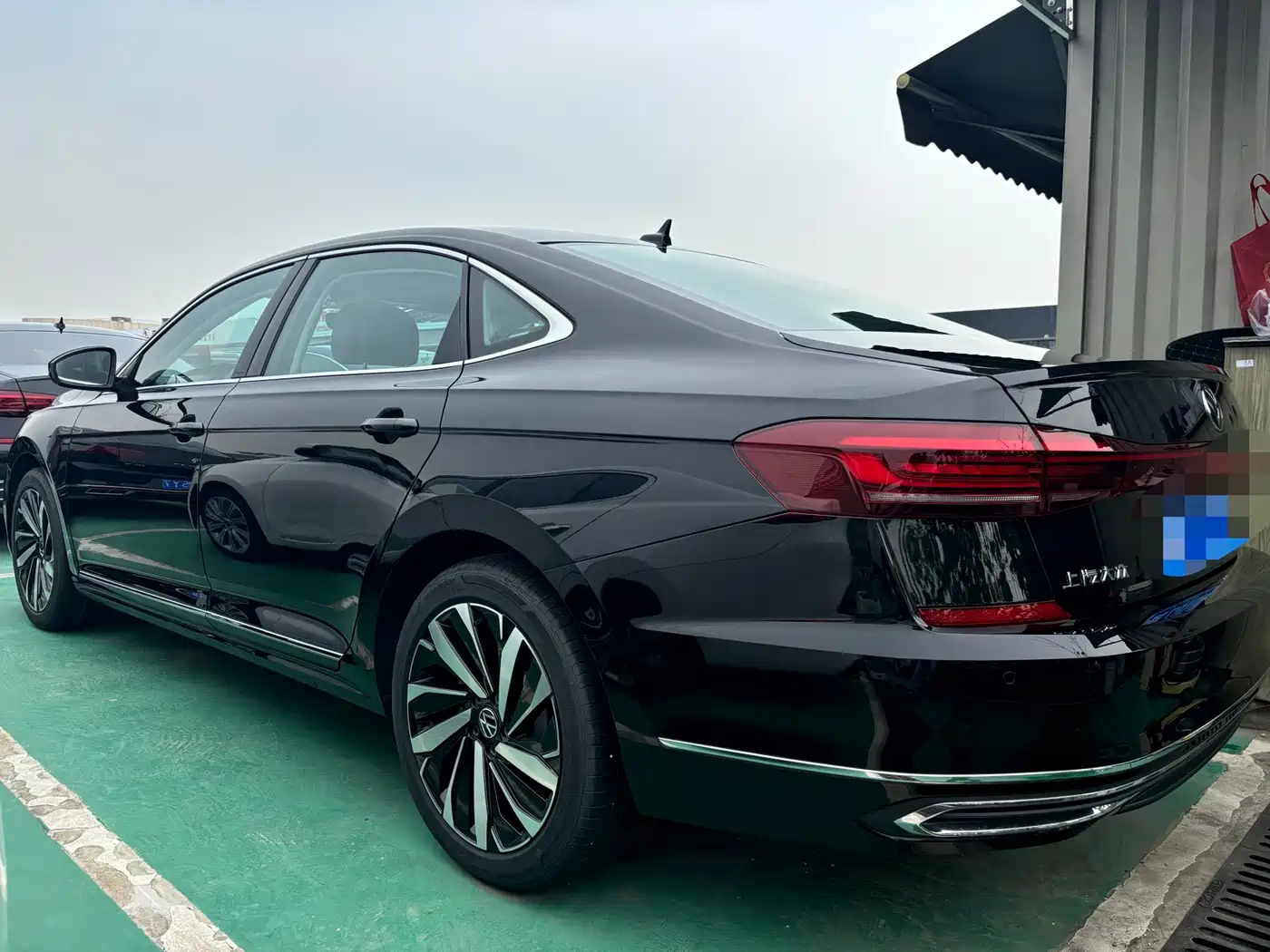 Volkswagen Passat 2024 380TSI Elite Edition фото 6