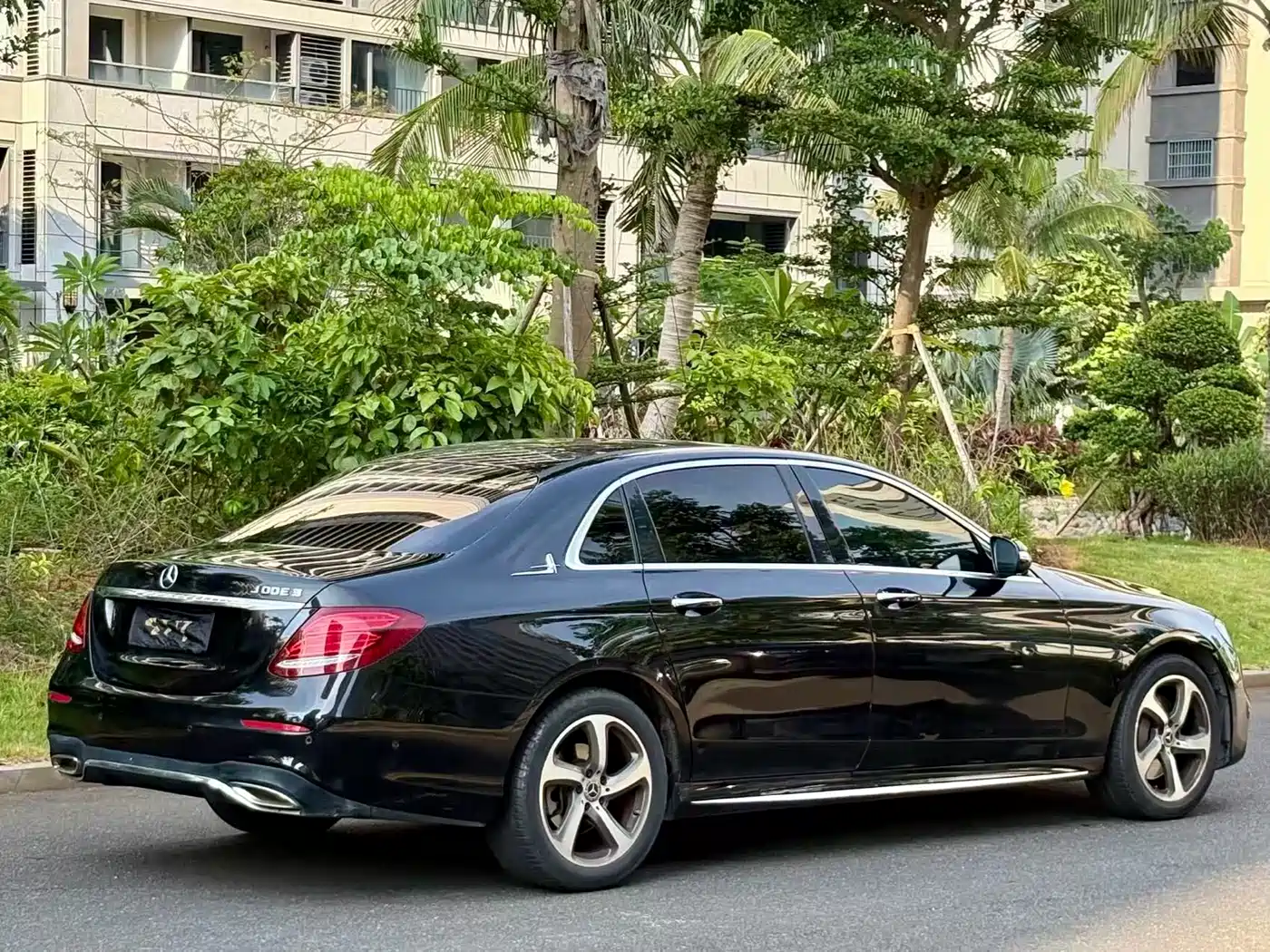 Mercedes-Benz E-Class 2016 E 300 L Sport Fashion Type фото 16