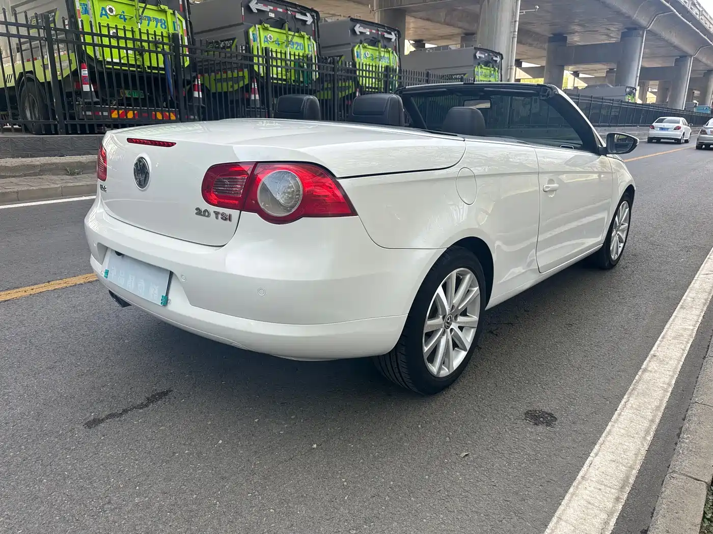 Volkswagen Eos 2010 2.0TSI DSG Moonlight Edition фото 13