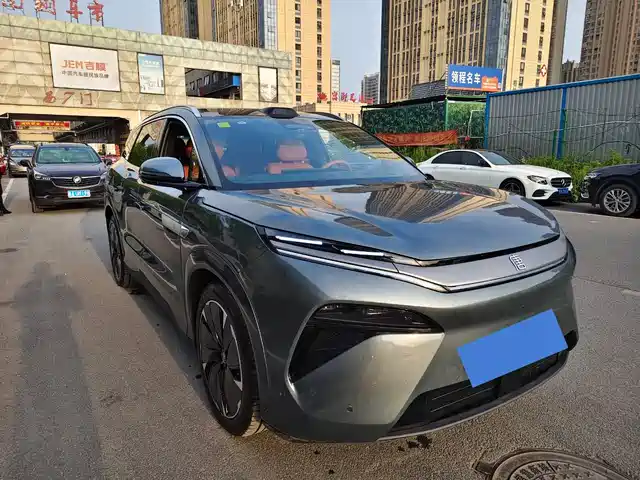 BYD TANG L