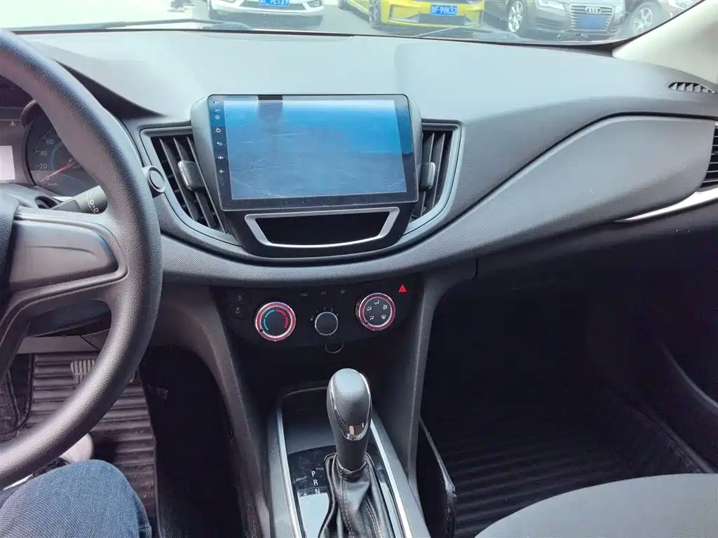 Chevrolet Cavalier 2016 1.5L Automatic Enjoyment Edition фото 5