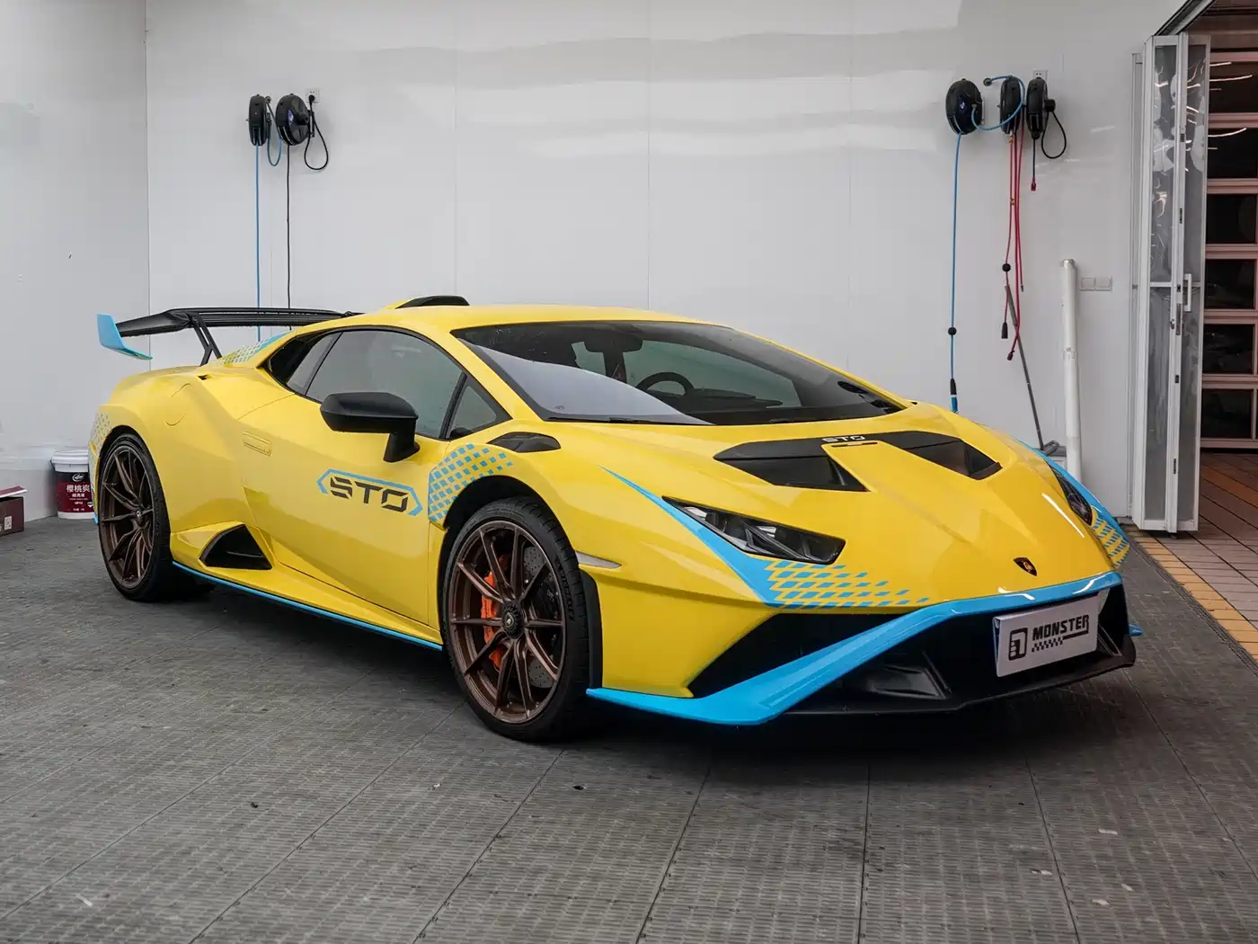 LAMBORGHINI HURACÁN