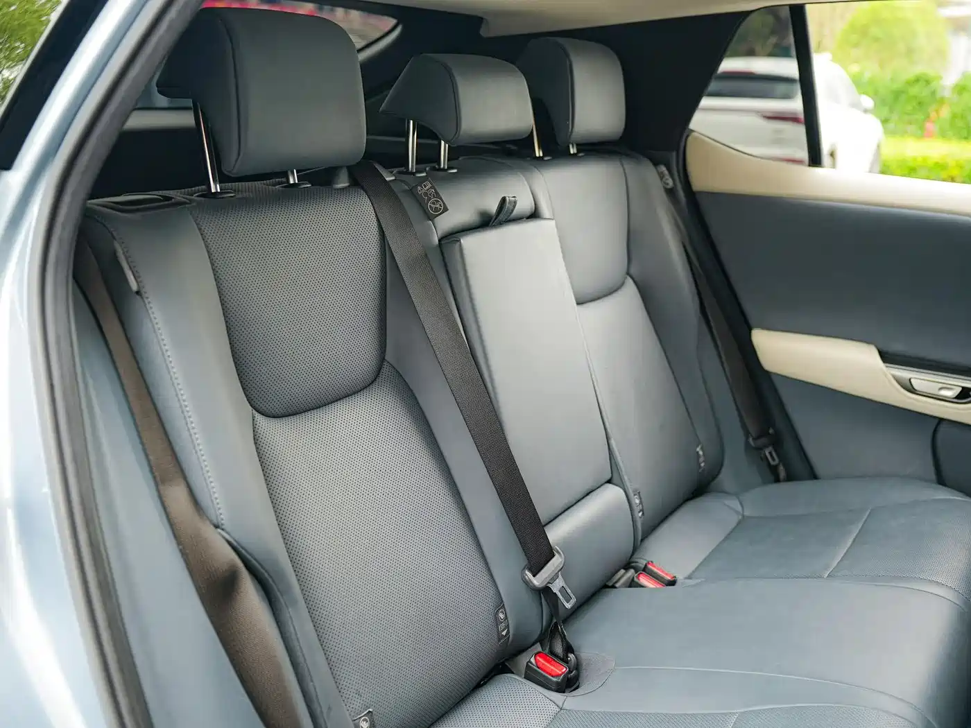 Lexus RZ 2023 450e 4WD Deluxe фото 15