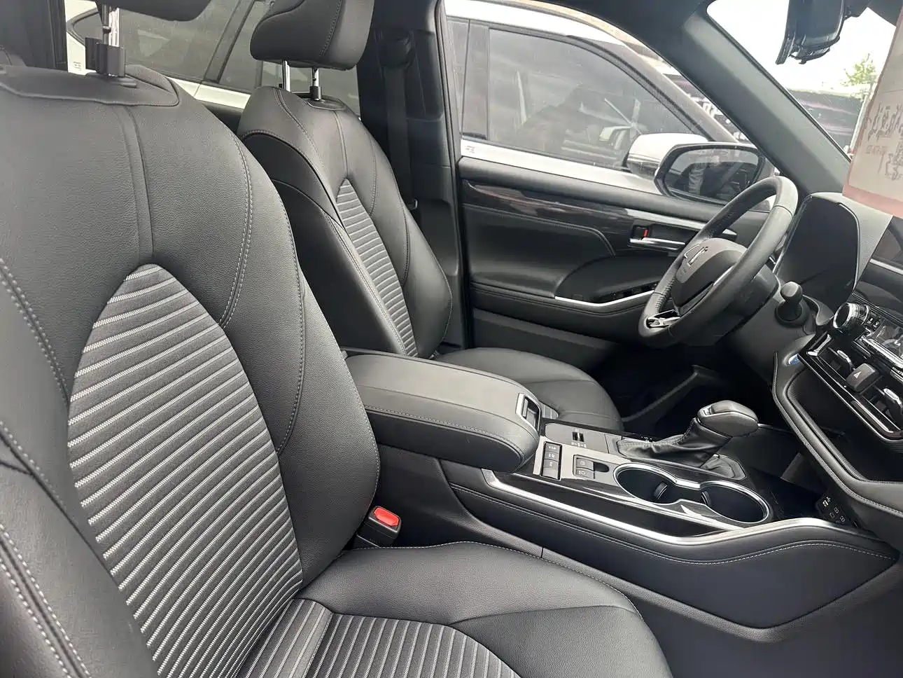 Toyota Crown Kluger 2021 2.5L HEV AWD Flagship Edition фото 9