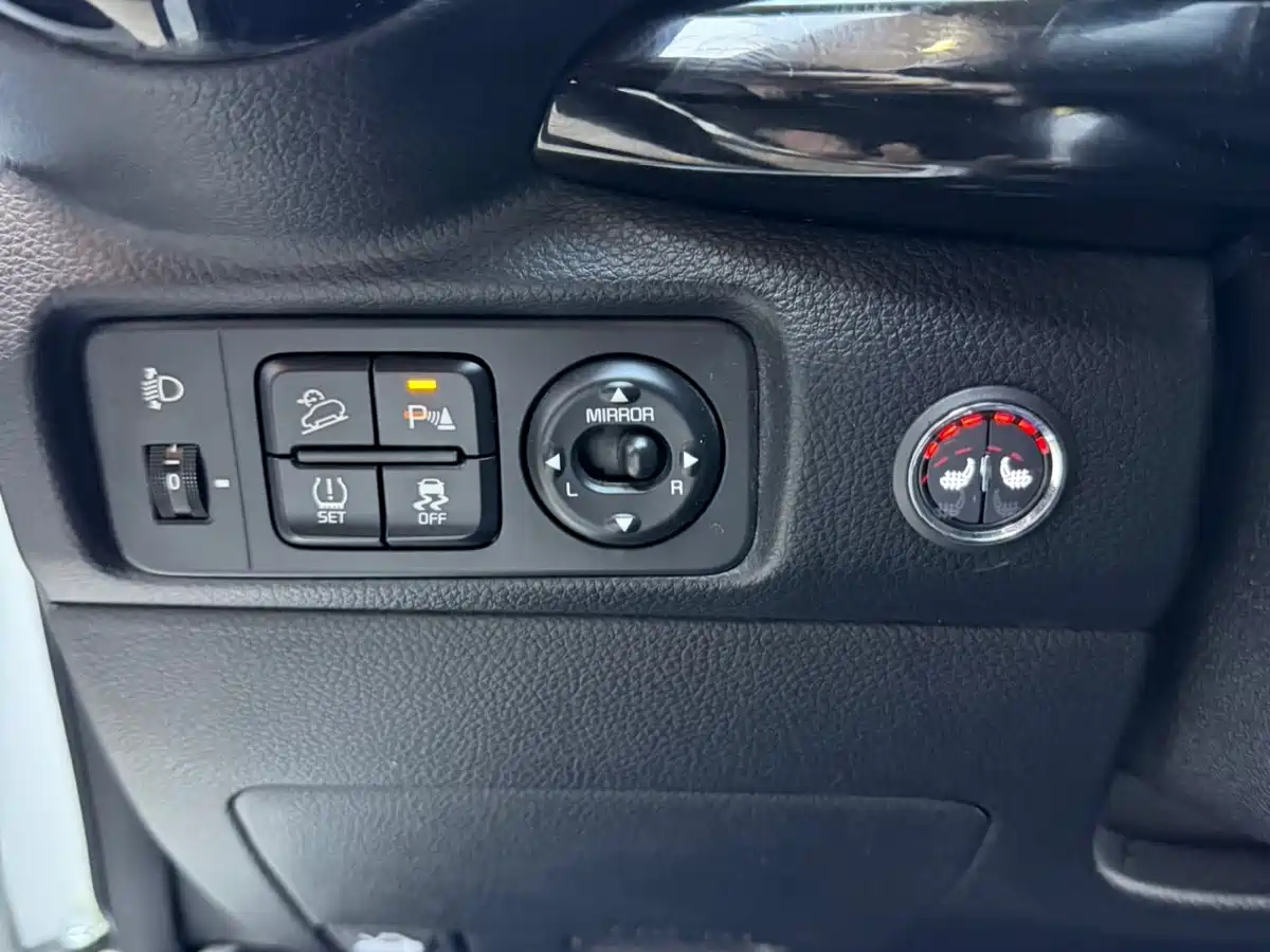 Kia KX1 2021 1.4L CVT Fun Sunroof Version фото 6
