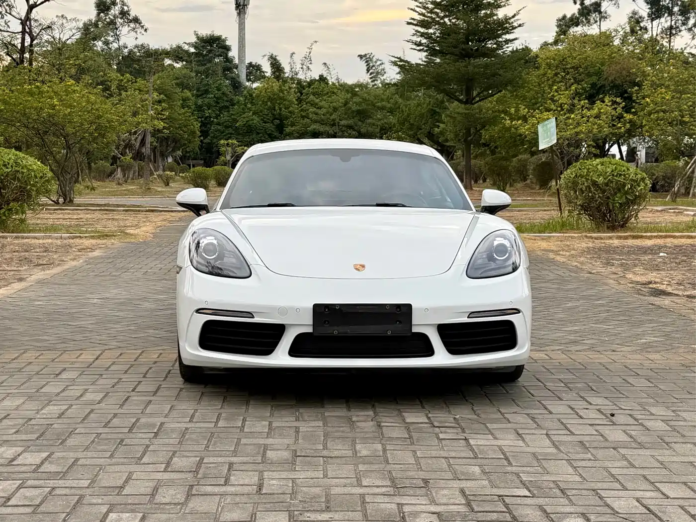 Porsche 718 2018 Cayman 2.0T фото 2