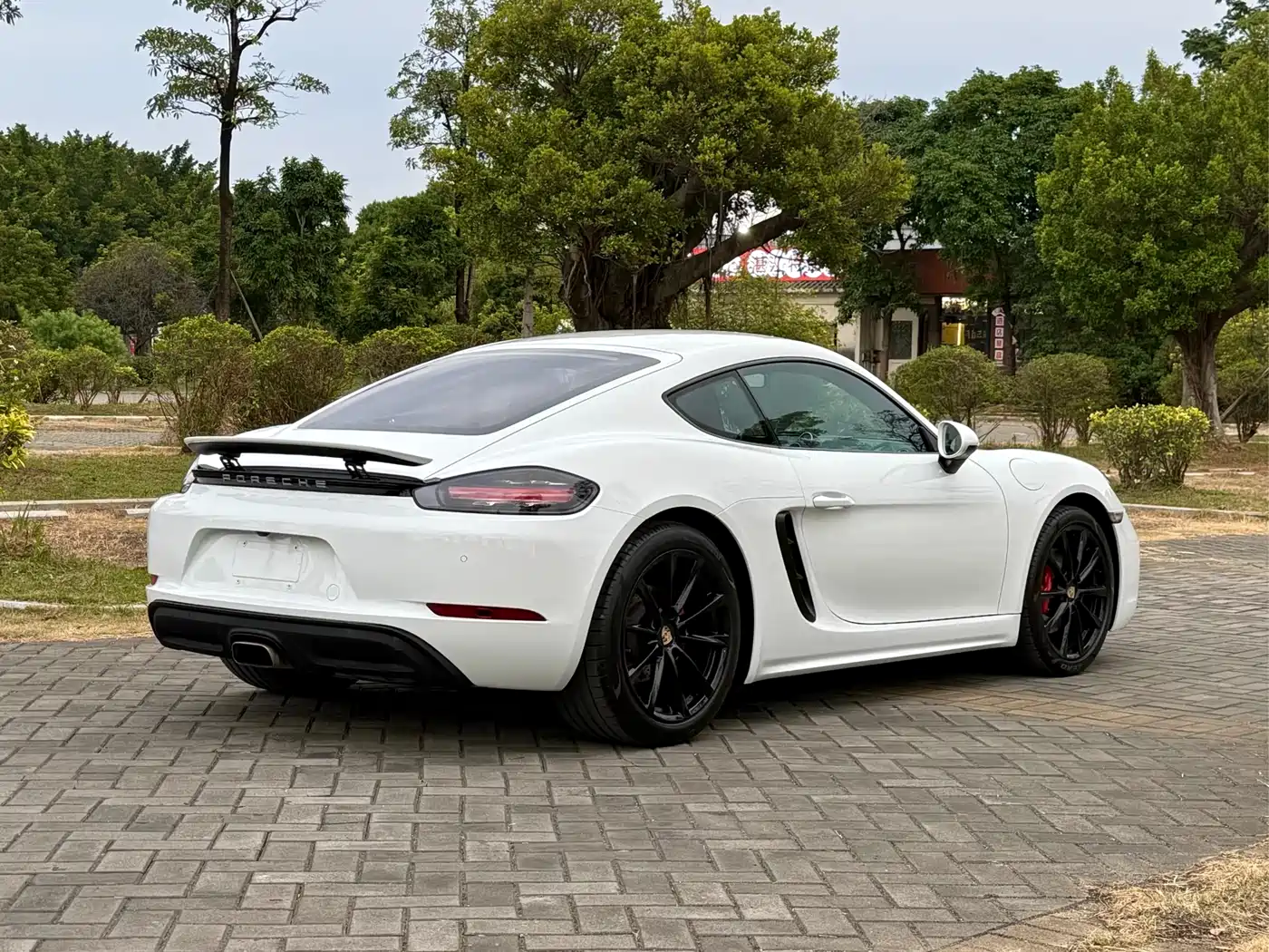 Porsche 718 2018 Cayman 2.0T фото 17