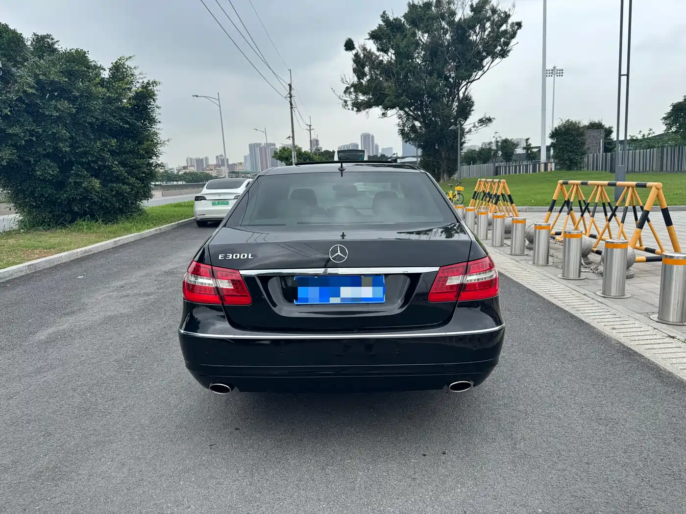 Mercedes-Benz E-Class 2012 E 300 L Fashion Luxury фото 6