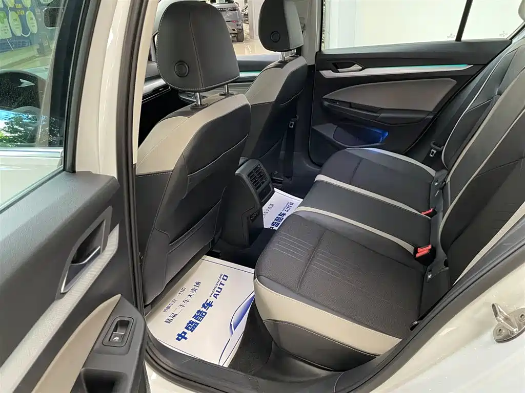 Volkswagen Golf 2023 Facelift 280TSI DSG Pro фото 16
