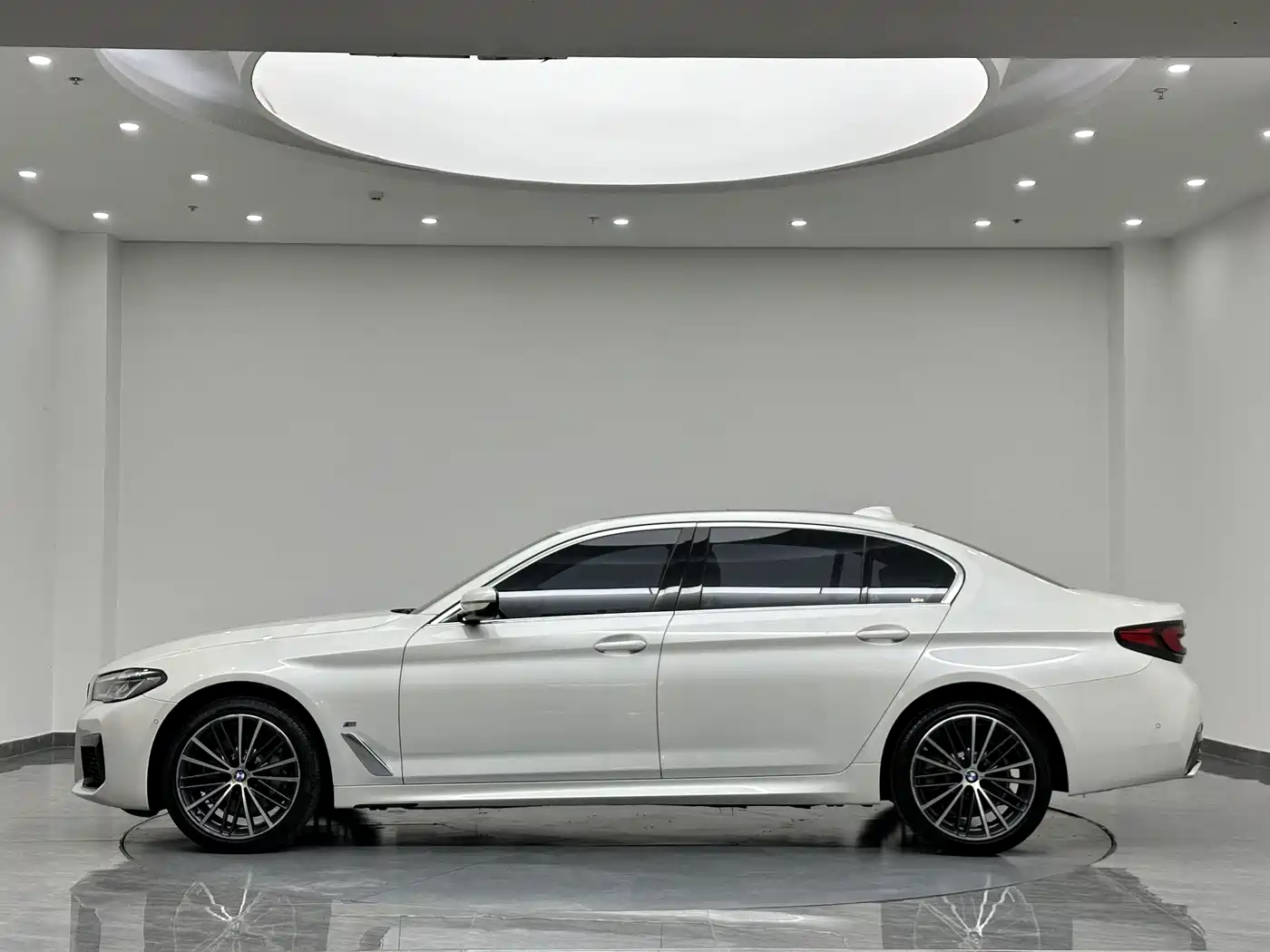 BMW 5 Series, миниатюра 4