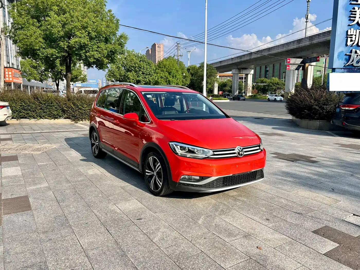 Volkswagen Touran 2018 2018 Touran L 280TSI DSG Frontier Luxury Edition 6-Seater China V