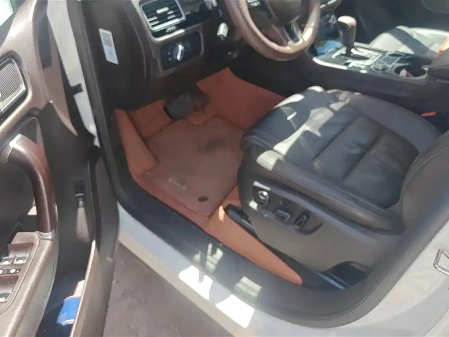 Volkswagen Touareg 2016 3.0TSI Glamour Edition фото 9