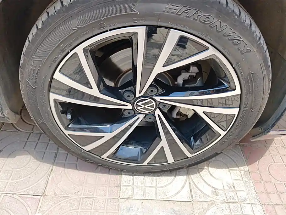 Volkswagen Magotan 2021 330TSI DSG 30th Anniversary Edition фото 6
