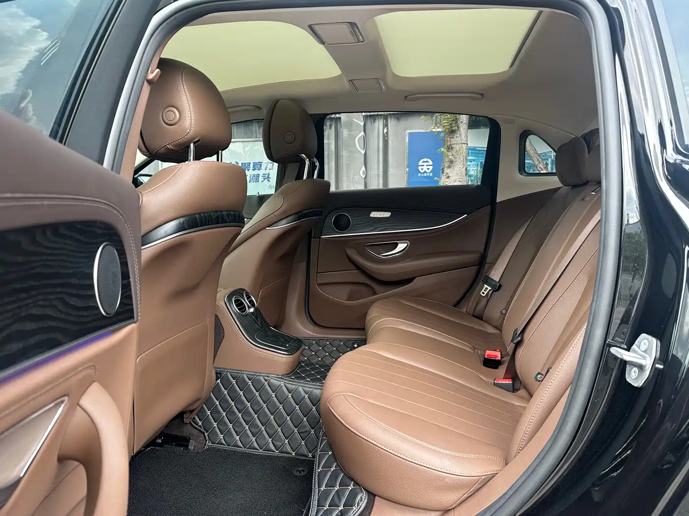 Mercedes-Benz E-Class 2023 E 300 L Fashion фото 8