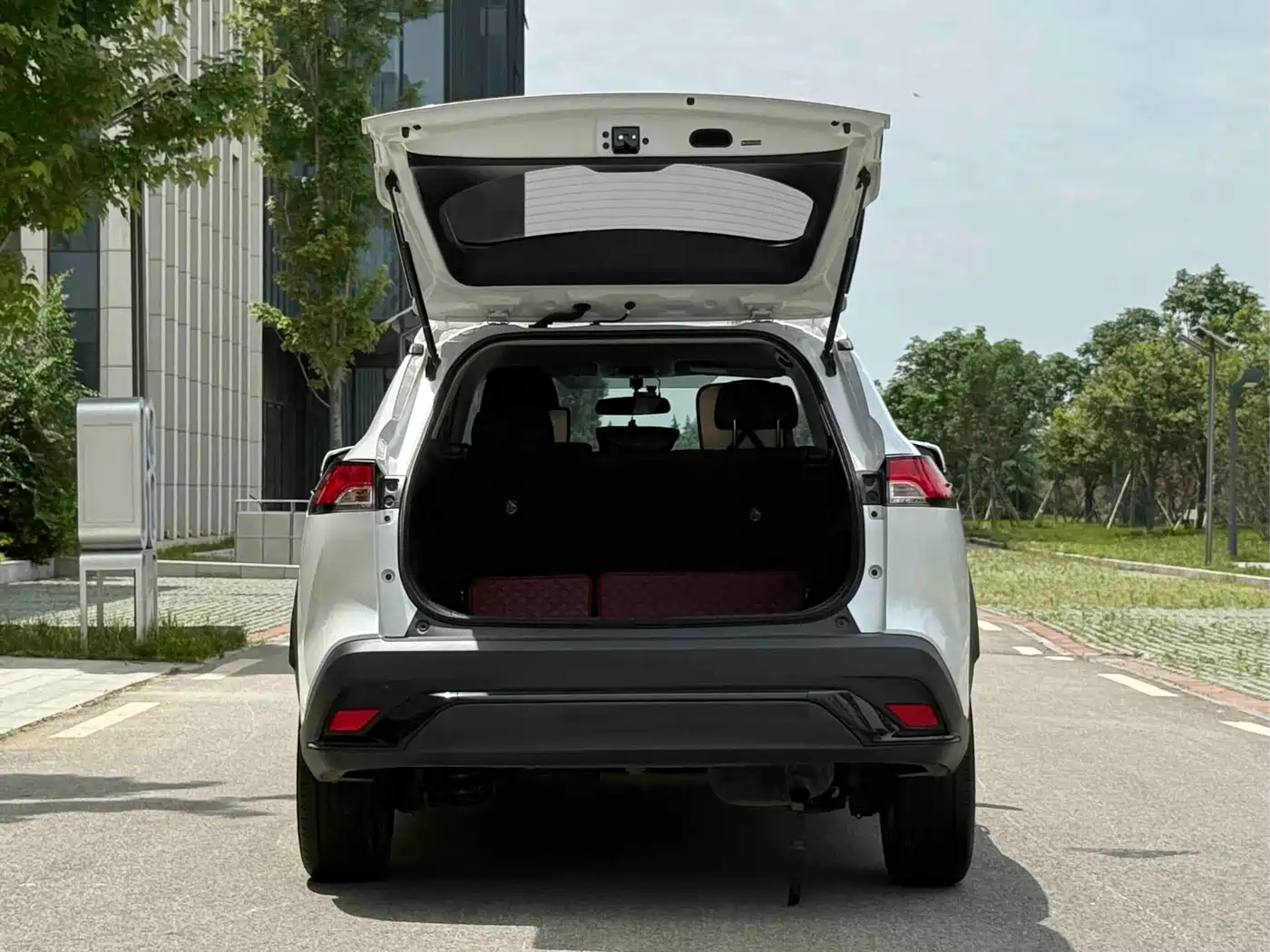 Toyota Frontlander 2024 2.0L CVT Elite Edition фото 18