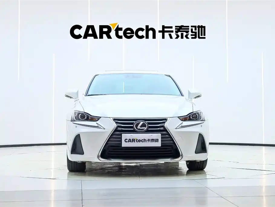 Lexus IS 2017 300 Fashion Edition фото 2