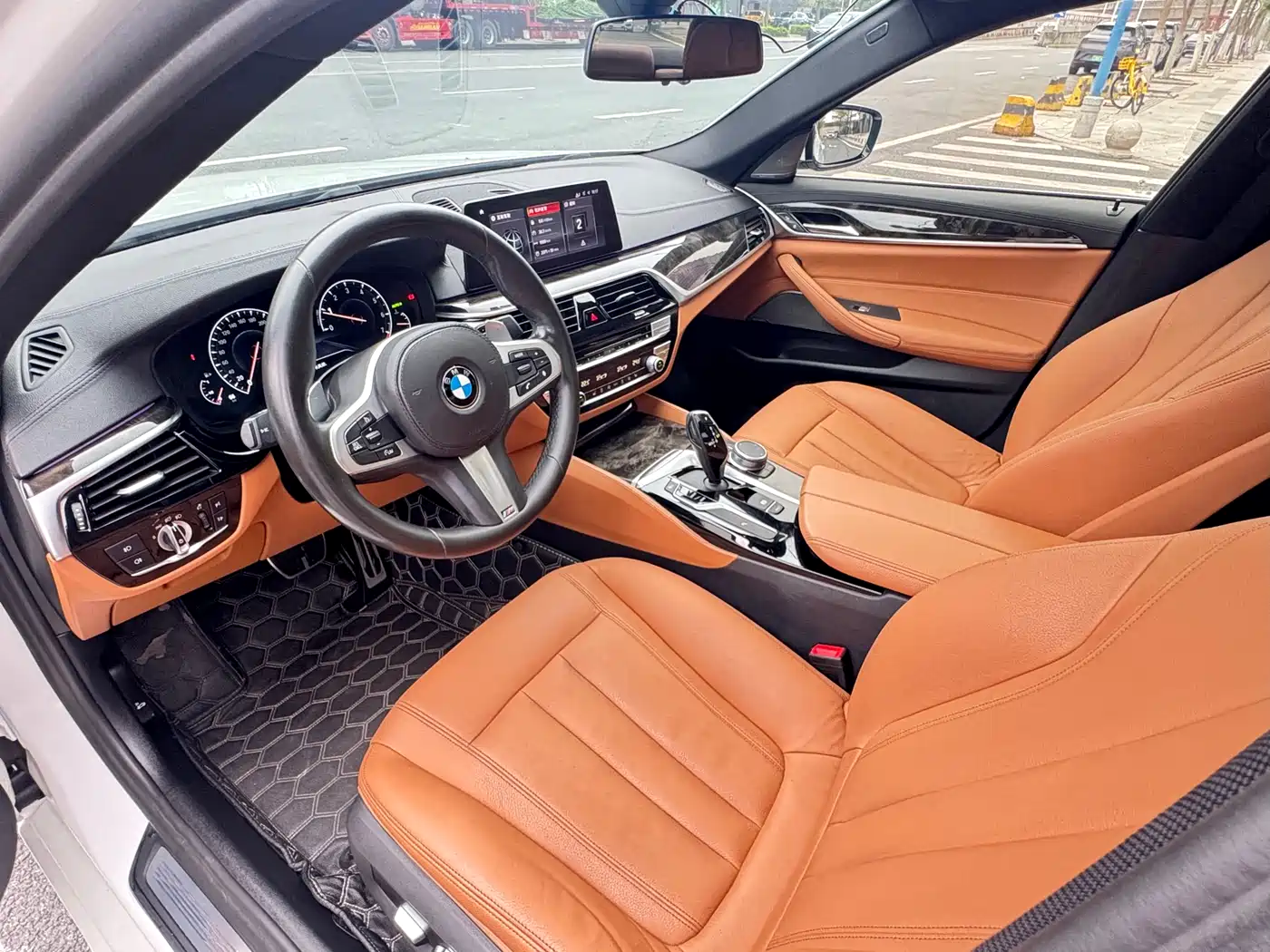 BMW 5 Series 2019 530Li Leading M Sport Package фото 15