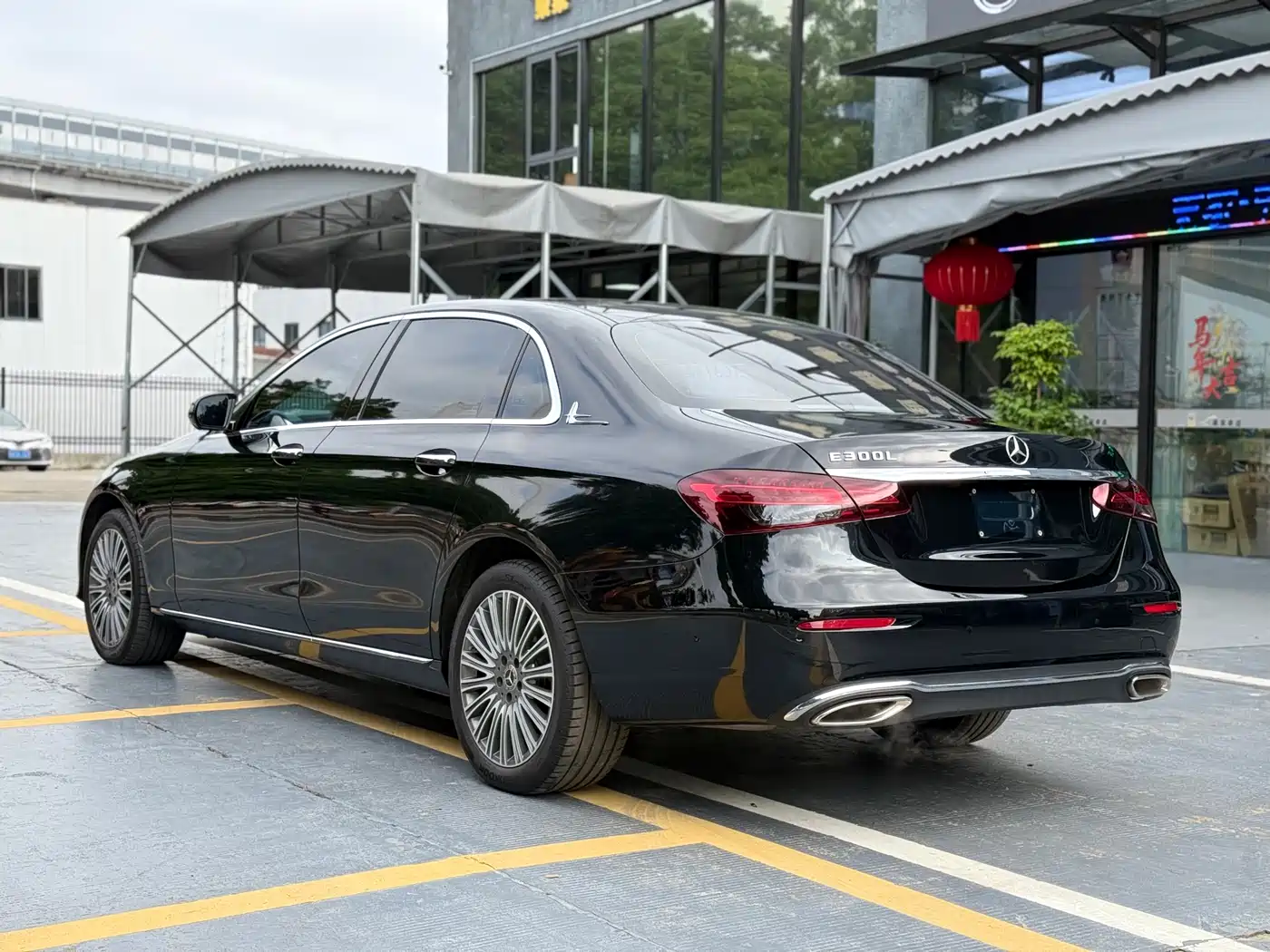 Mercedes-Benz E-Class 2023 E 300 L Luxury фото 7