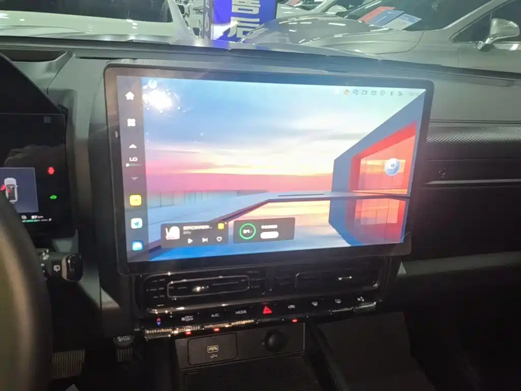 Haval Meng Long NEV 2024 Hi4 145 Cross-country Edition фото 13