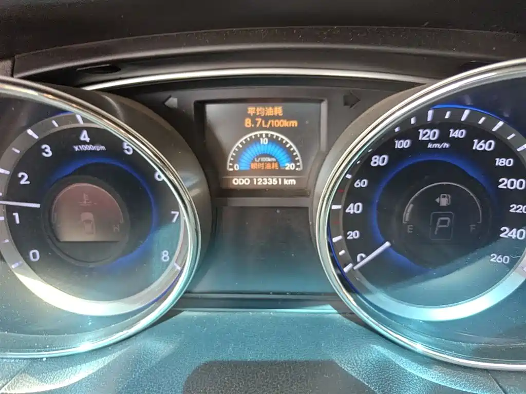 Hyundai Sonata 2014 2.4L Automatic Luxury Edition China IV фото 12