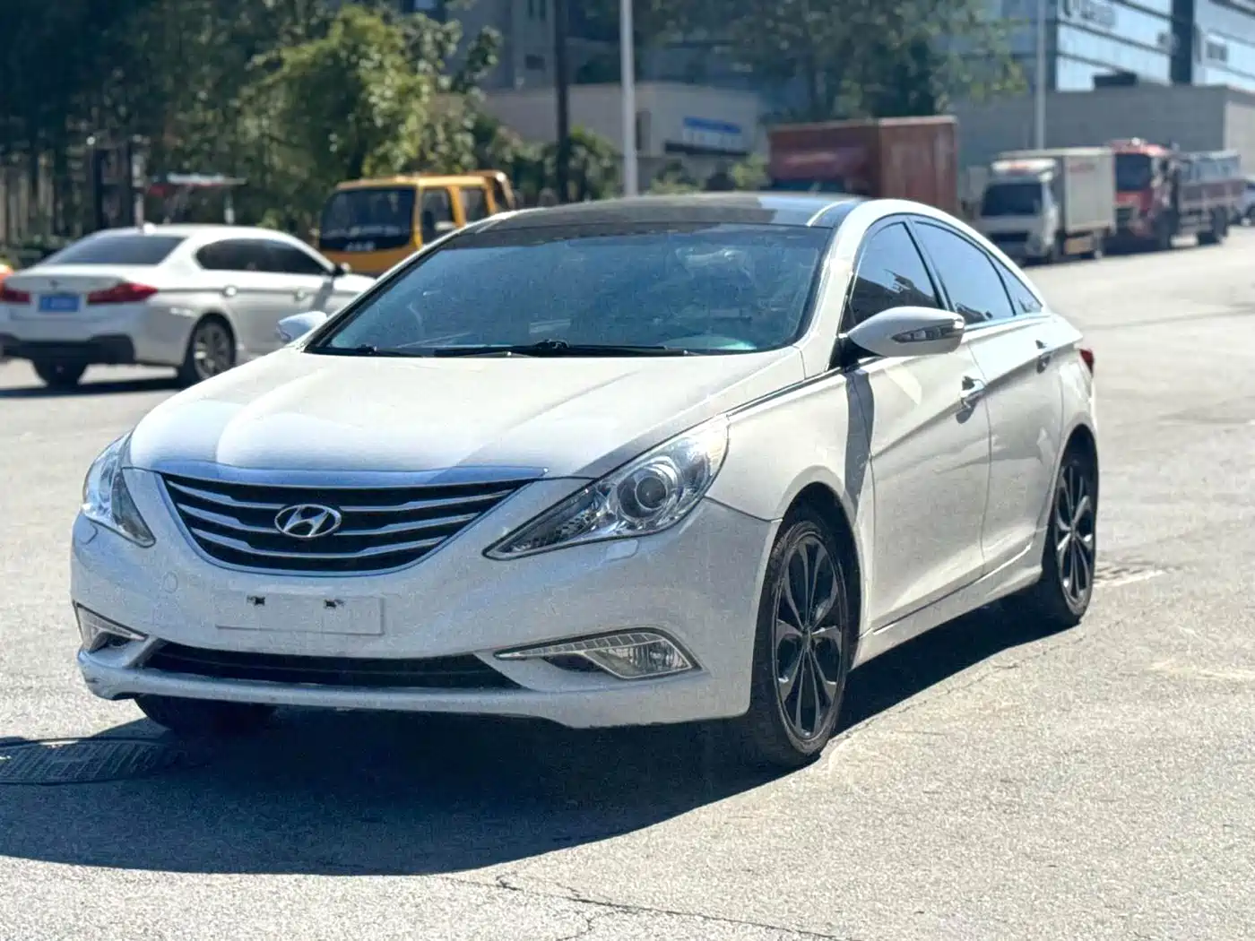 Hyundai Sonata 2013 2.4L Automatic Luxury Edition (China IV)