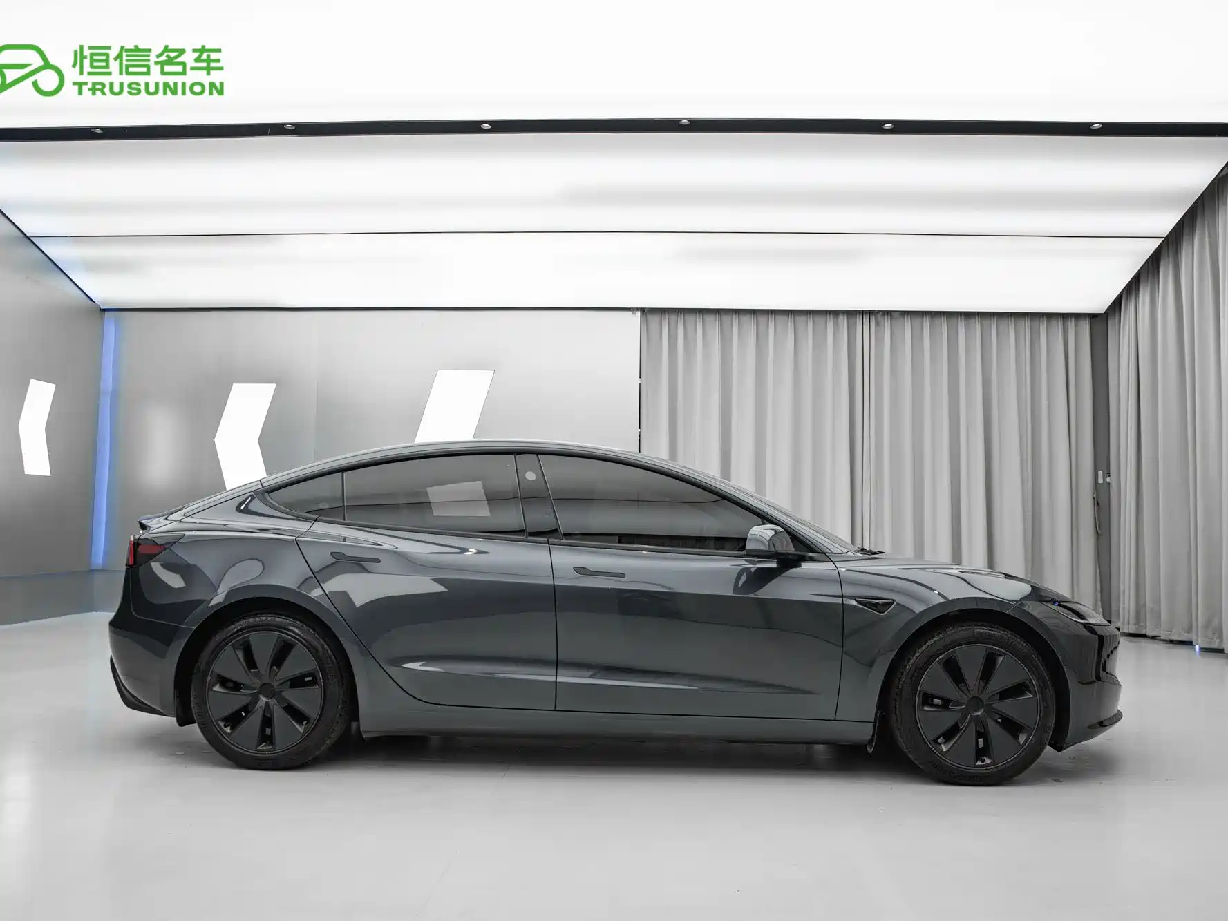 Фото 7 - Tesla Model 3