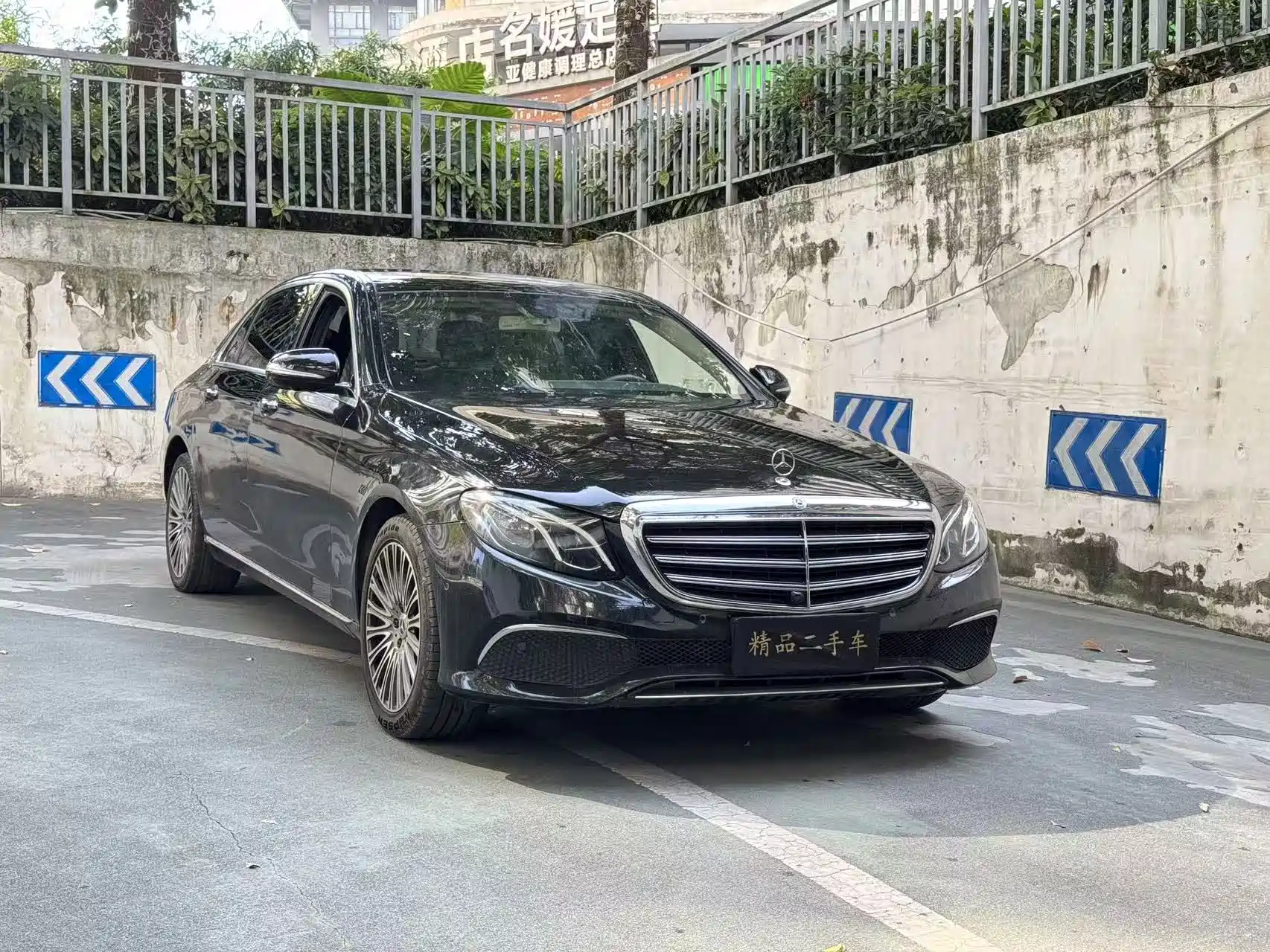 Фото 3 - Mercedes-Benz E-Class