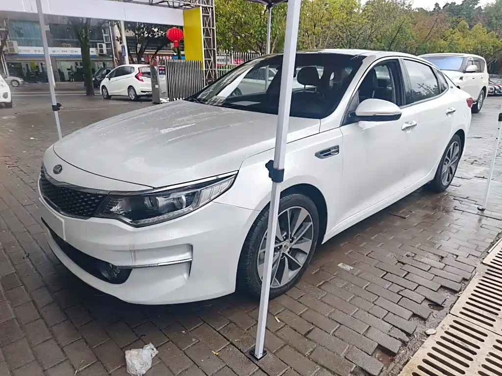 Kia Kia K5 2017 Model 2.0L Automatic 15th Anniversary Special Edition LUX 2