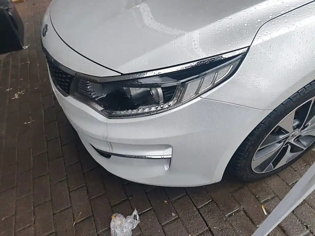 Kia Kia K5 2017 Model 2.0L Automatic 15th Anniversary Special Edition LUX 18