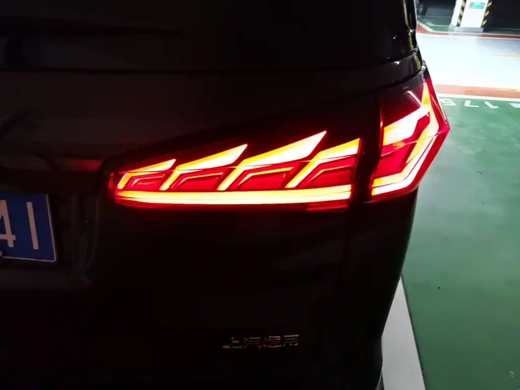 Buick GL8 2017 ES 28T Flagship China V фото 8
