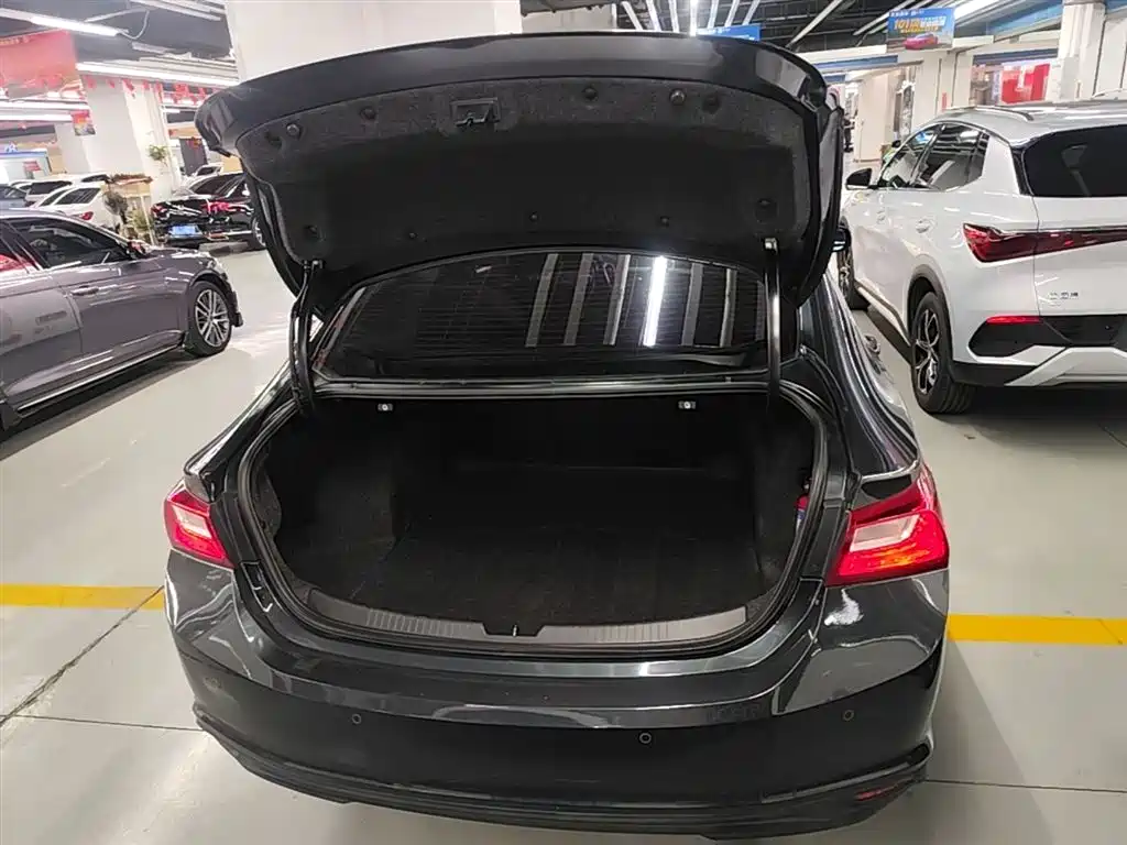 Chevrolet Malibu XL 2017 1.5T Auto Sport Edition фото 19