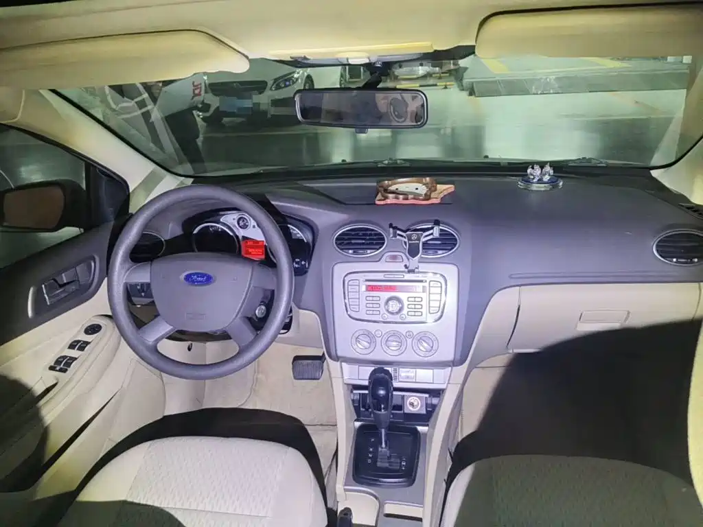 Фото 11 - Ford Focus